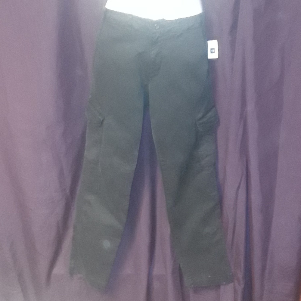 Gap Slim Casual cargo Pants in Black w/ Front, Back,& Leg pockets, w/ Belt Loops